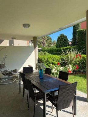 Appartamento con piscina a 5 minuti dal centro Peschiera Del Garda